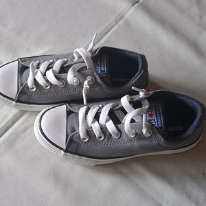 Converse kids size 2